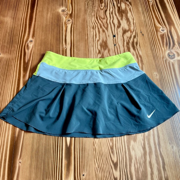 Nike Dresses & Skirts - 🎾Nike Dri-Fit Tennis Skort in Grey/Neon Yellow